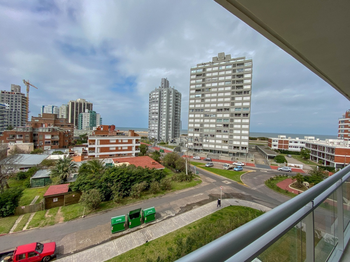 Apartamento ID.766 - Amplio apartamento en brava, 3 dormitorios