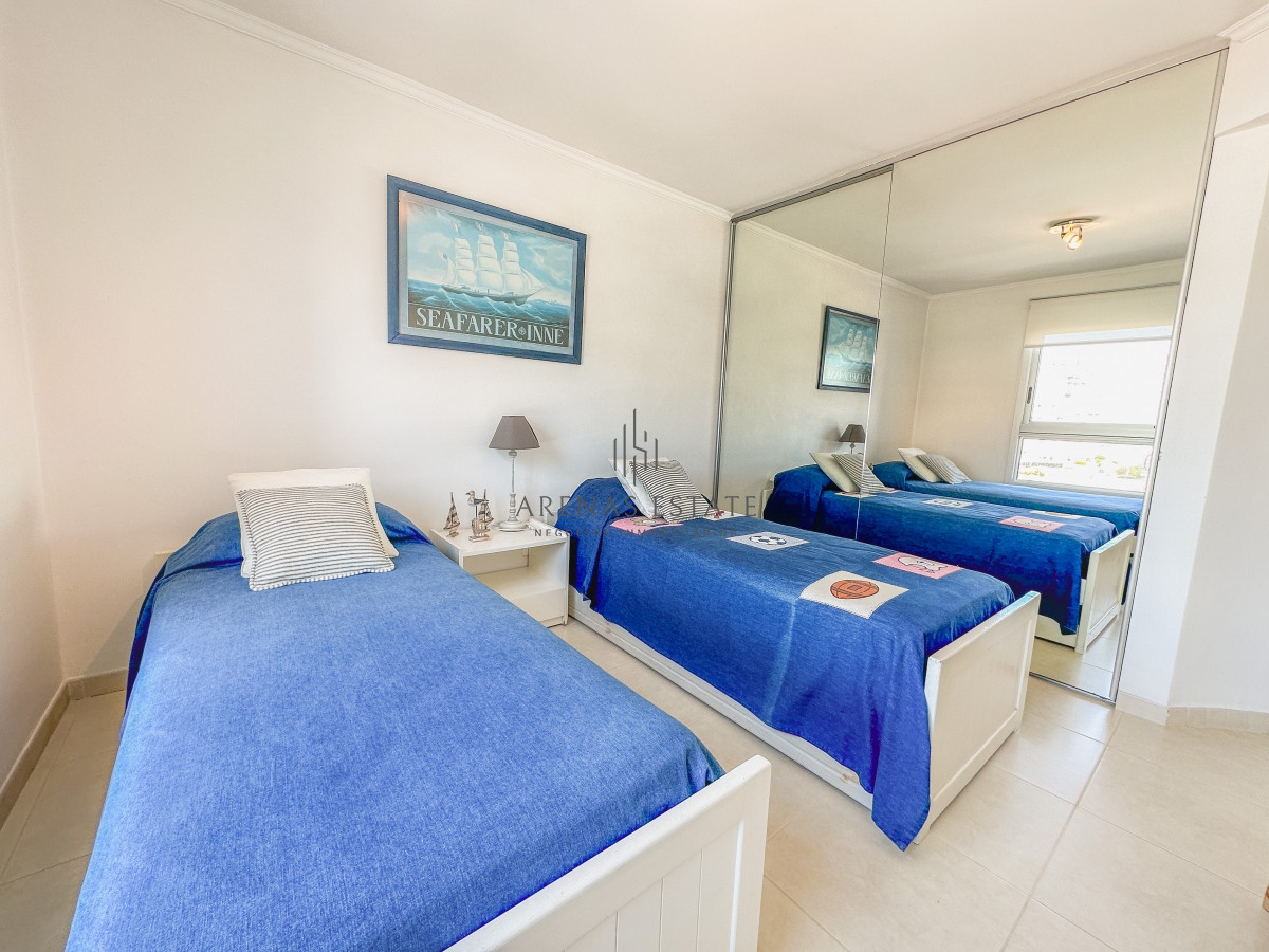 Apartamento ID.3018 - Mansa, apartamento de 3 dormitorios más dependencia con parrillero