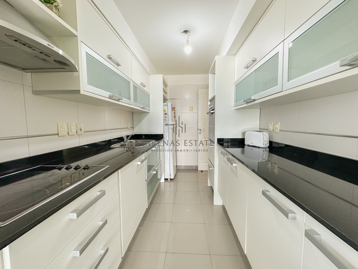 Apartamento ID.3018 - Mansa, apartamento de 3 dormitorios más dependencia con parrillero