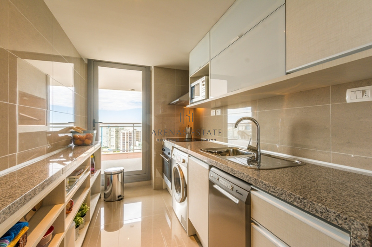 Apartamento ID.753 - Apartamento en venta en Punta del Este ,Piso alto en Mansa
