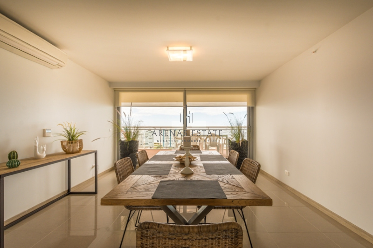 Apartamento ID.753 - Apartamento en venta en Punta del Este ,Piso alto en Mansa