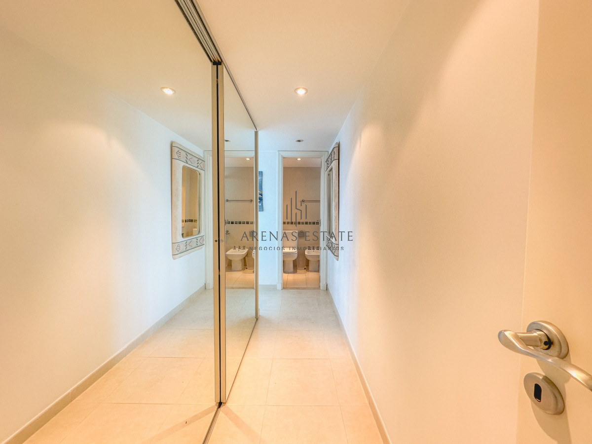 Apartamento ID.3018 - Mansa, apartamento de 3 dormitorios más dependencia con parrillero