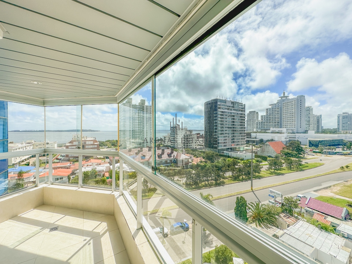 Apartamento ID.3018 - Mansa, apartamento de 3 dormitorios más dependencia con parrillero