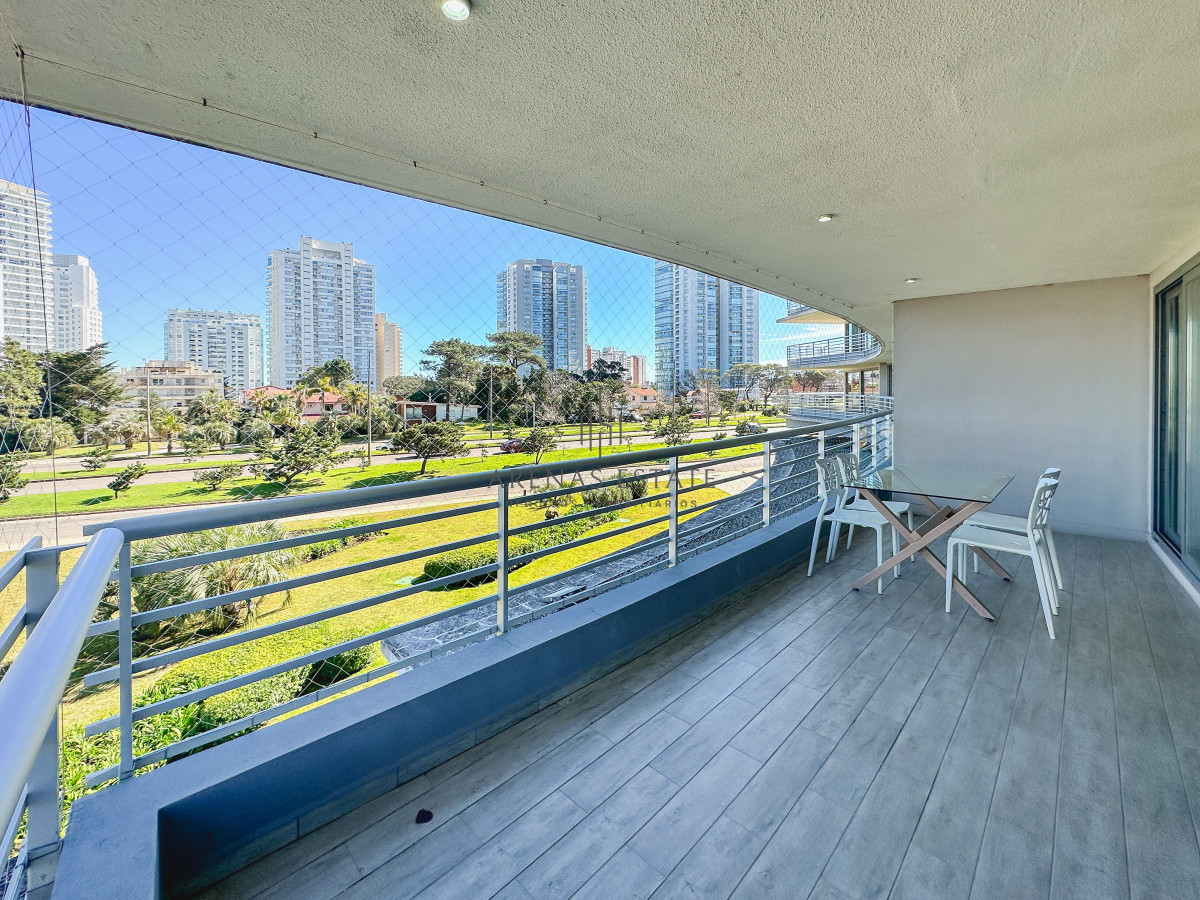 Apartamento ID.3913 - Apartamento en Mansa, 3 suites más toilette