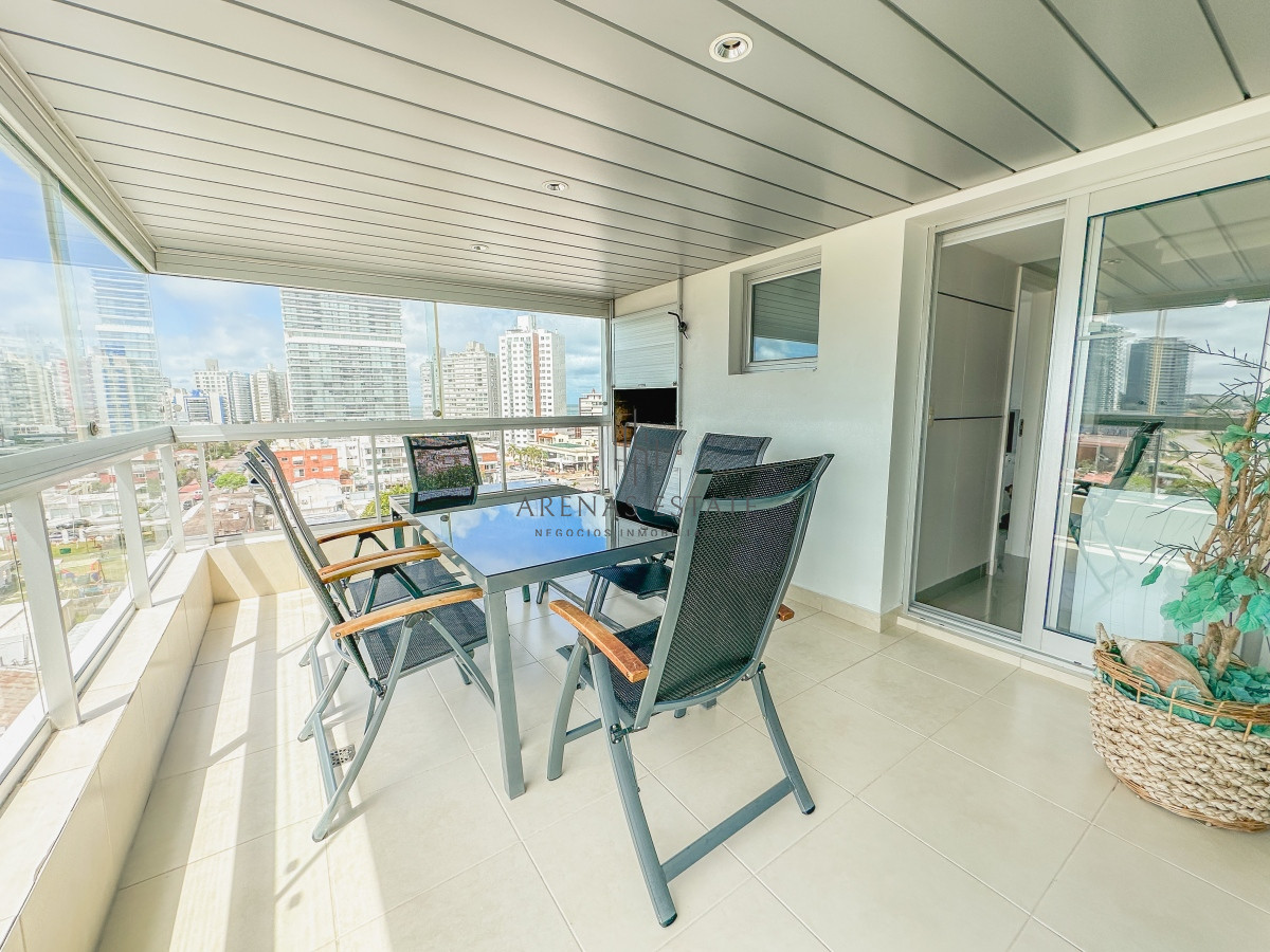 Apartamento ID.3018 - Mansa, apartamento de 3 dormitorios más dependencia con parrillero