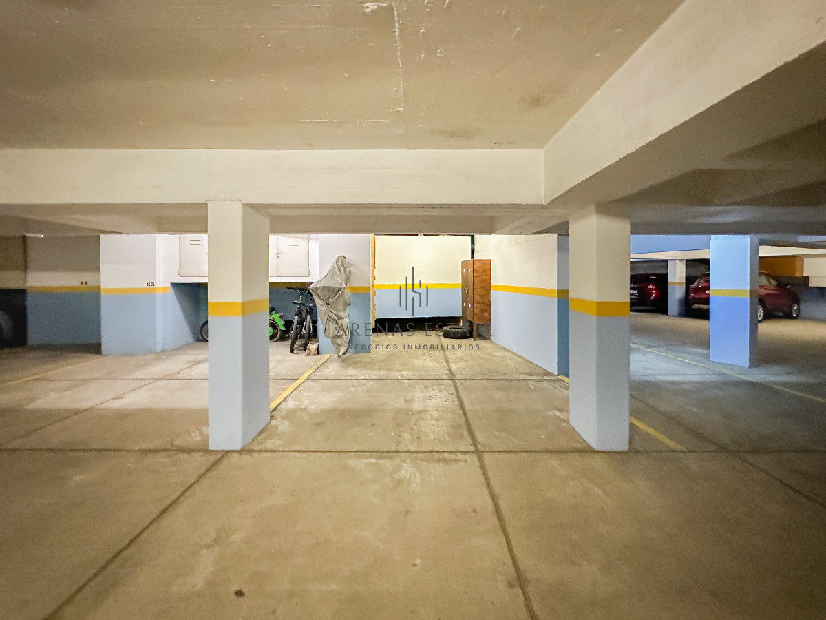 Apartamento ID.4077 - Apartamento en Roosevelt, piso alto, 2 dormitorios más dependencia