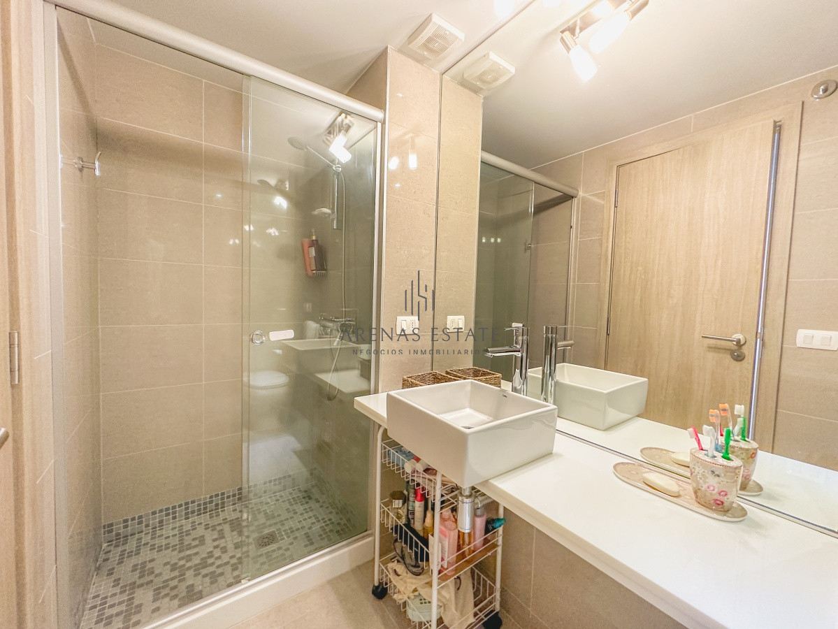 Apartamento ID.2200 - Onix, tres dormitorios con vista playa brava