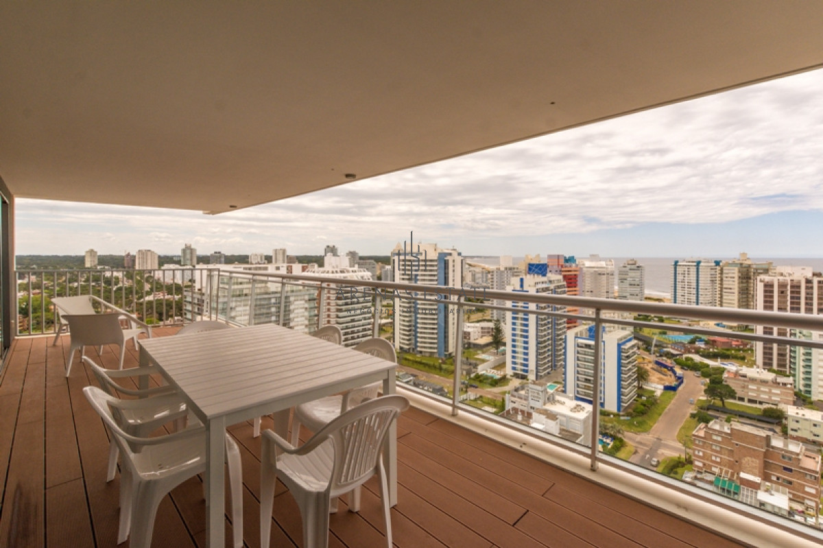 Apartamento ID.753 - Apartamento en venta en Punta del Este ,Piso alto en Mansa
