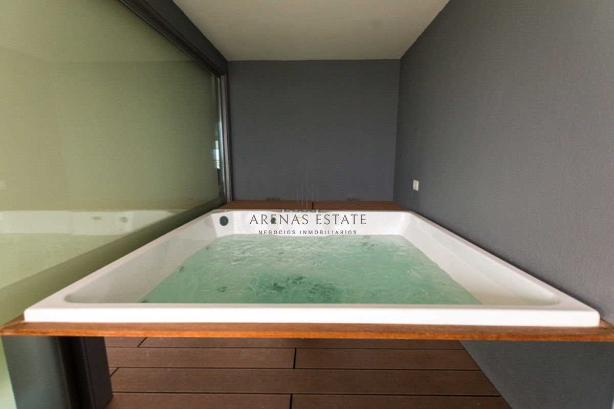 Apartamento ID.753 - Apartamento en venta en Punta del Este ,Piso alto en Mansa