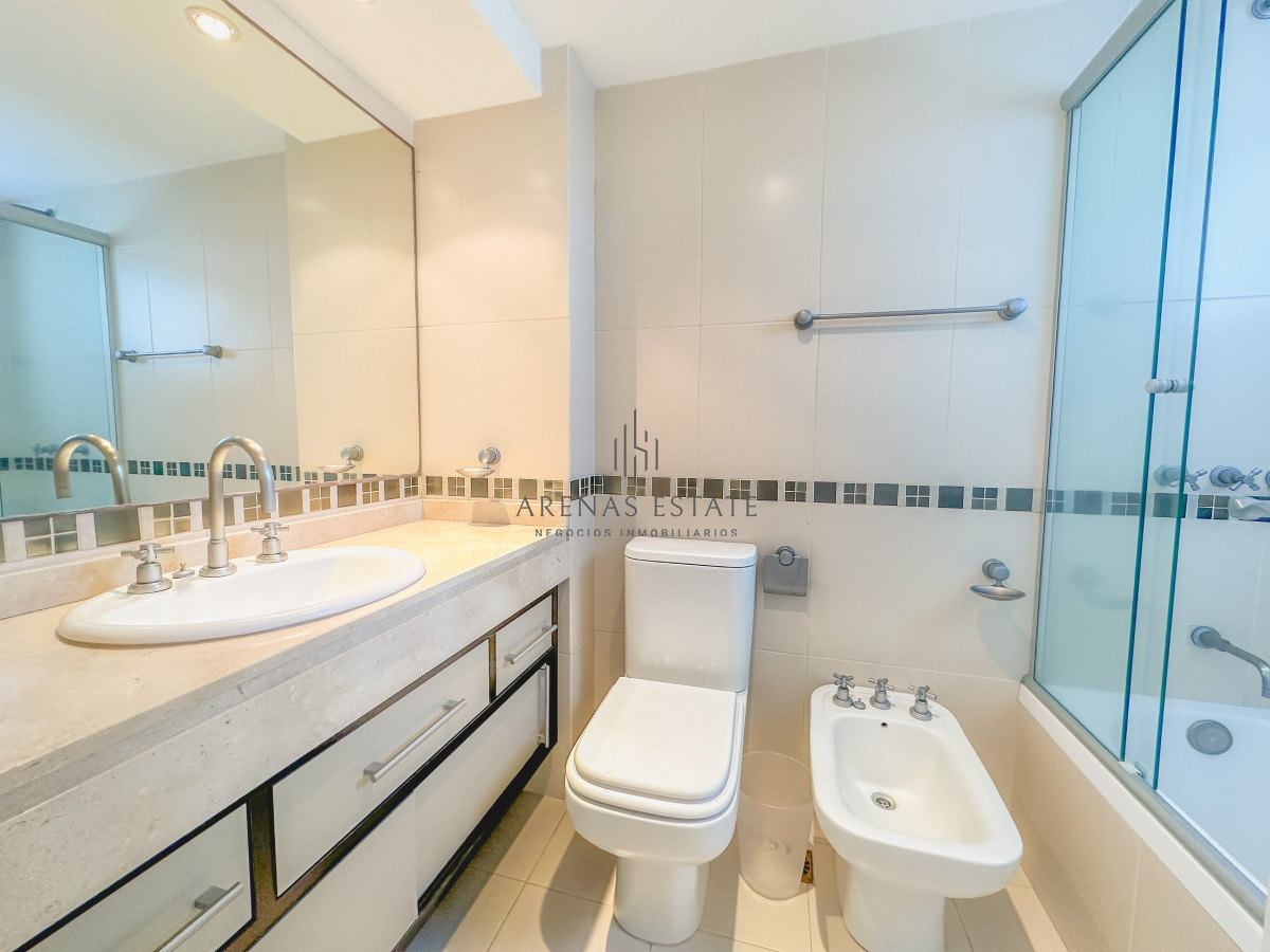 Apartamento ID.3018 - Mansa, apartamento de 3 dormitorios más dependencia con parrillero
