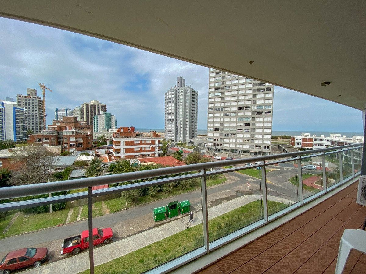 Apartamento ID.766 - Amplio apartamento en brava, 3 dormitorios