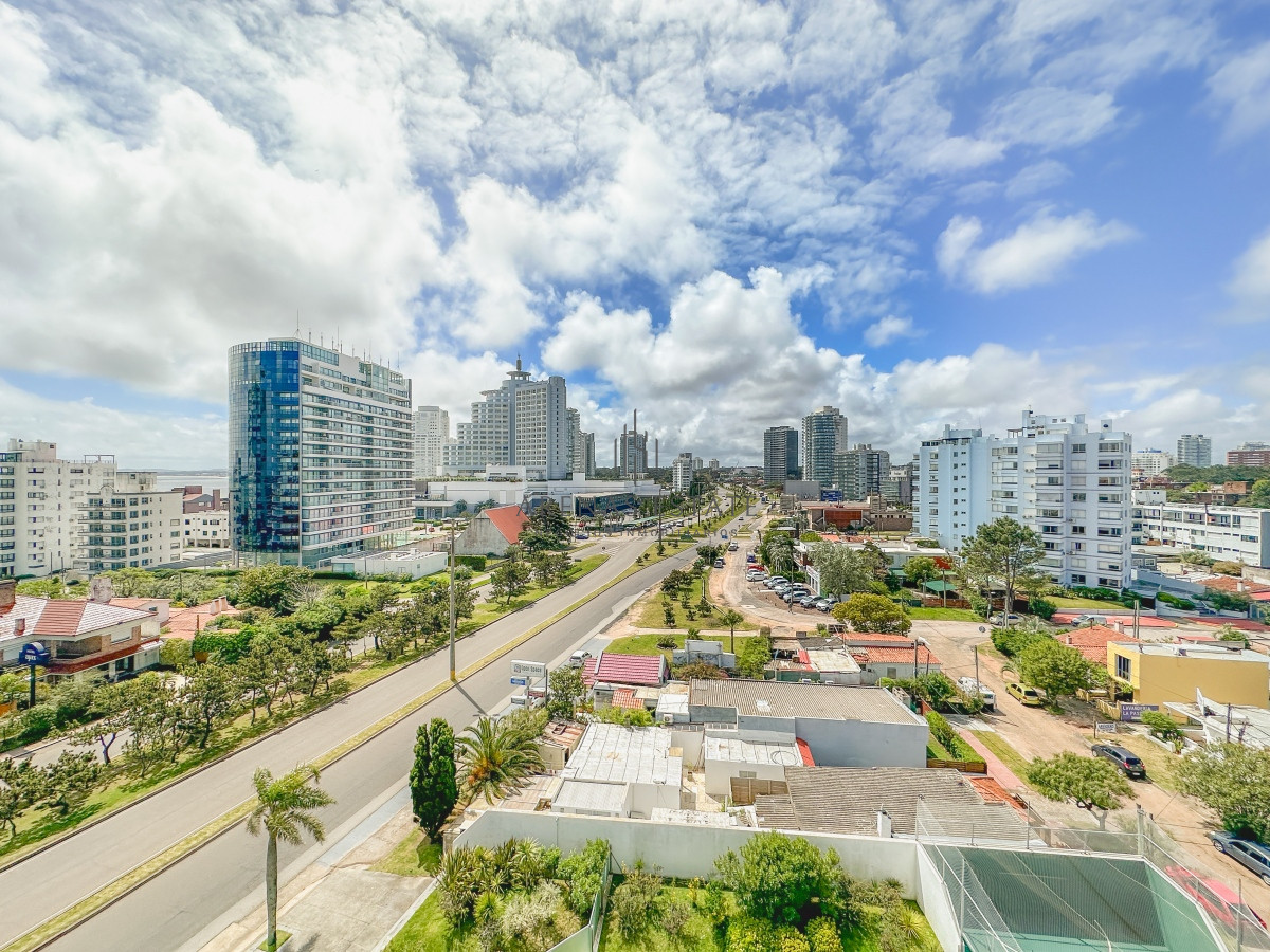 Apartamento ID.3018 - Mansa, apartamento de 3 dormitorios más dependencia con parrillero