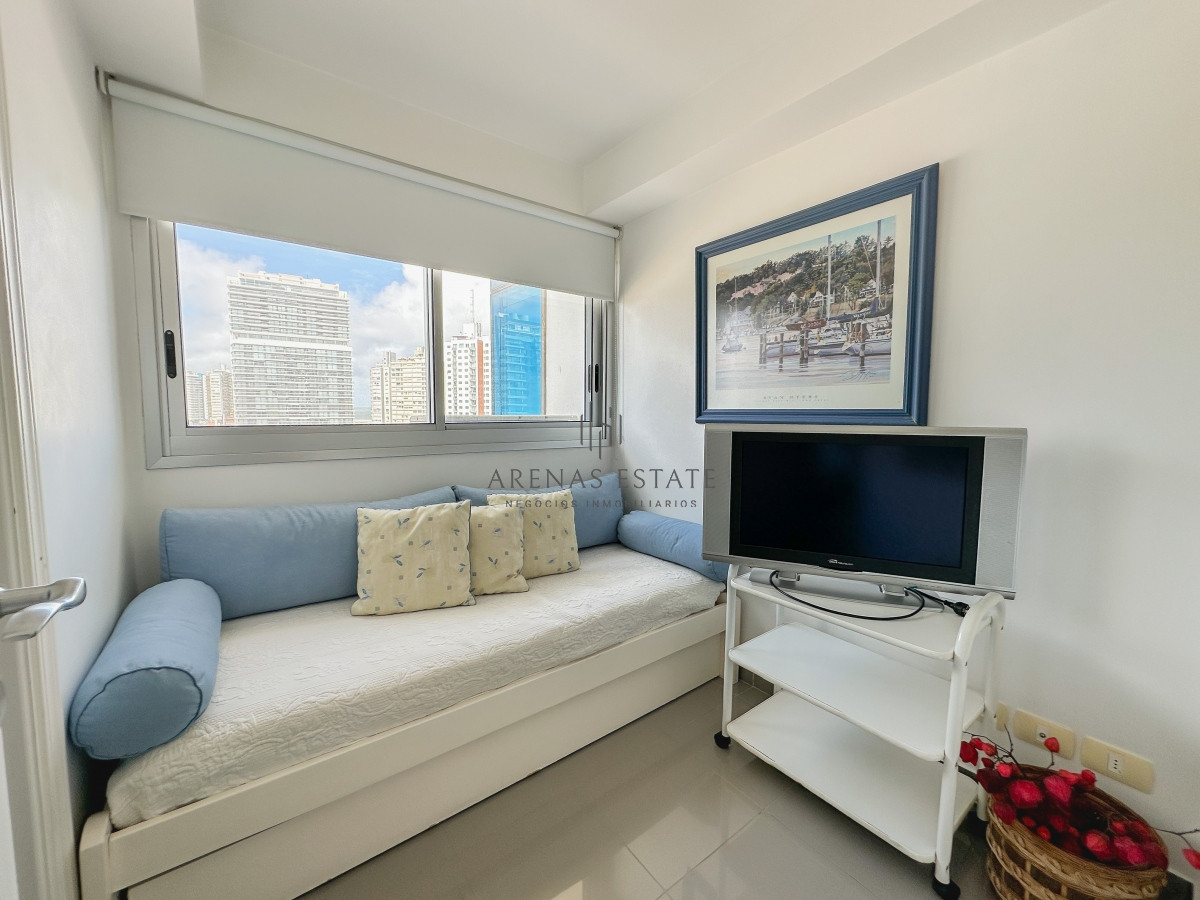 Apartamento ID.3018 - Mansa, apartamento de 3 dormitorios más dependencia con parrillero