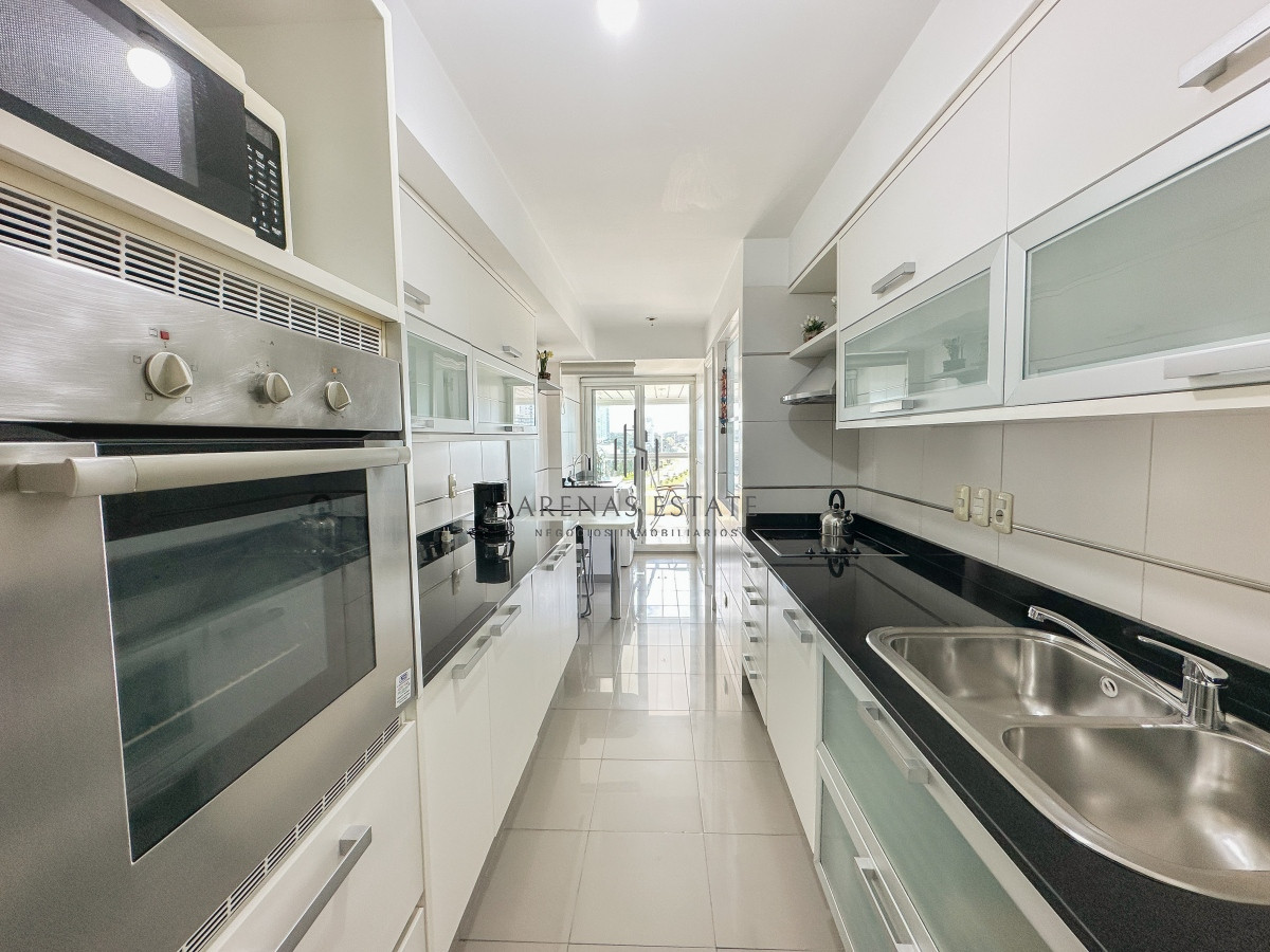 Apartamento ID.3018 - Mansa, apartamento de 3 dormitorios más dependencia con parrillero