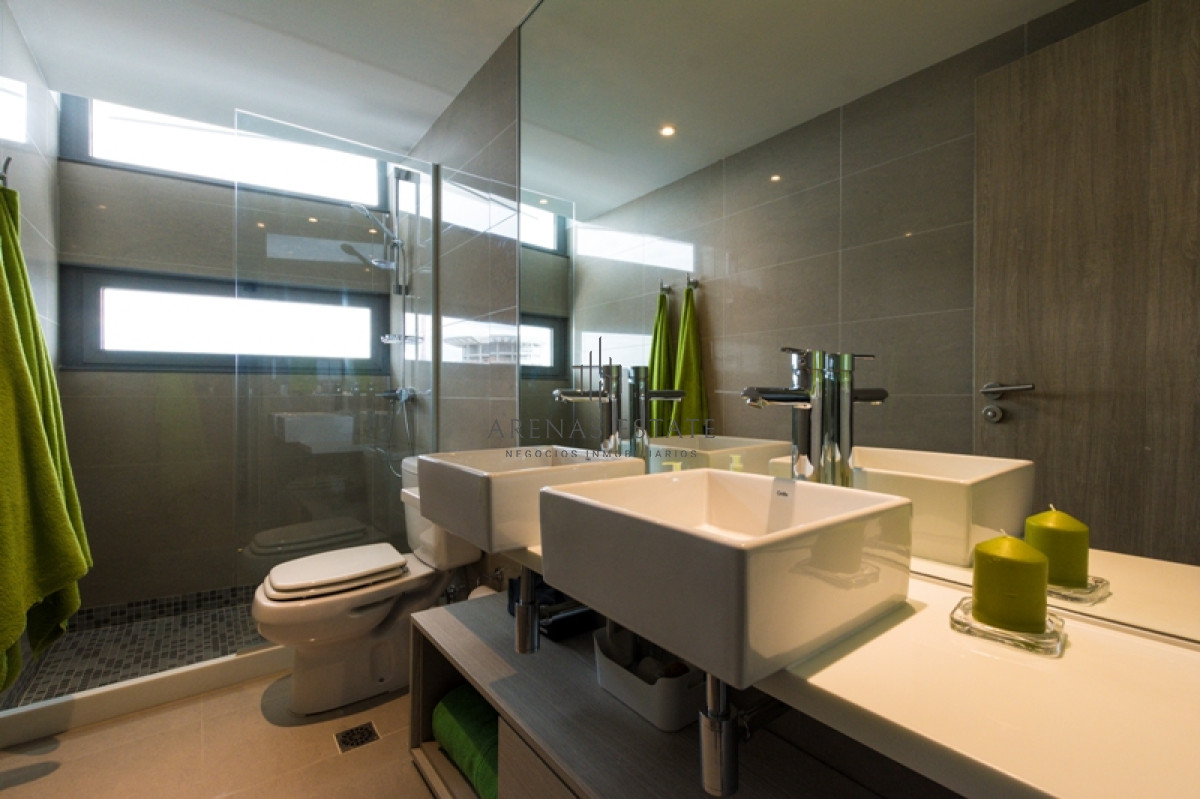 Apartamento ID.753 - Apartamento en venta en Punta del Este ,Piso alto en Mansa