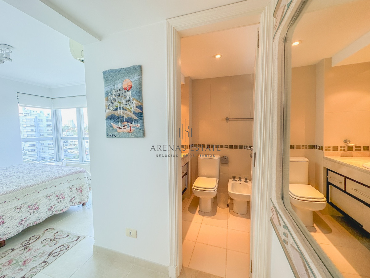 Apartamento ID.3018 - Mansa, apartamento de 3 dormitorios más dependencia con parrillero