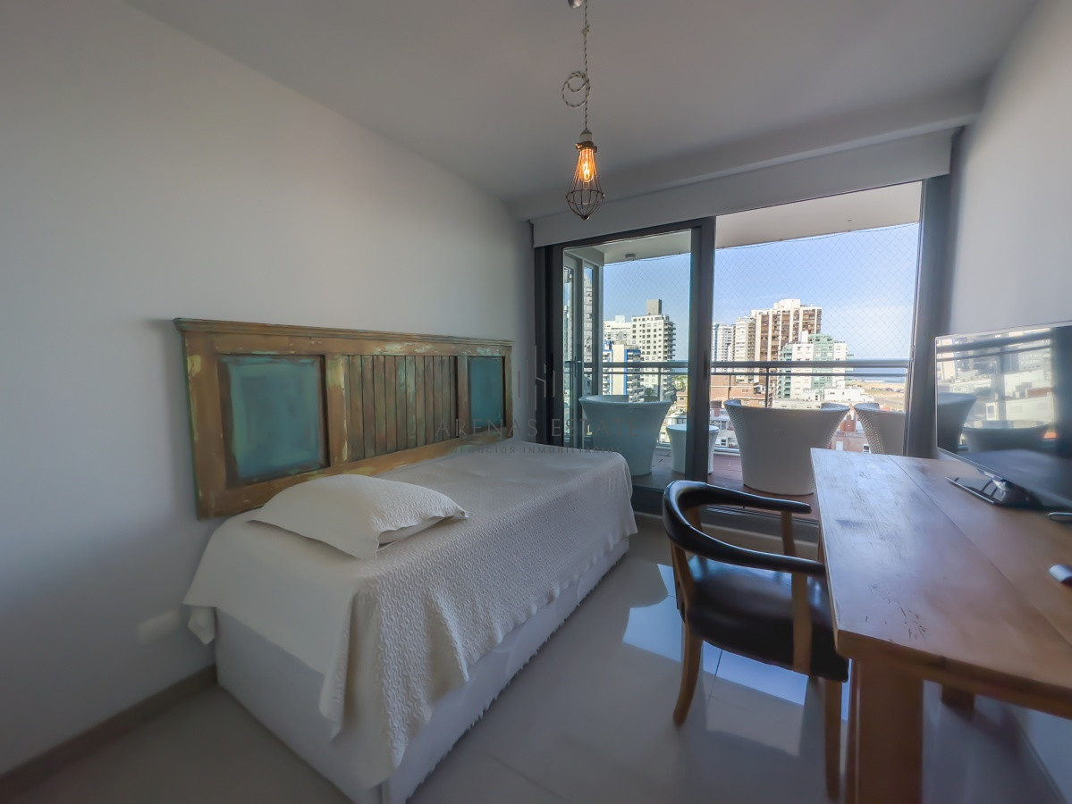 Apartamento ID.2200 - Onix, tres dormitorios con vista playa brava