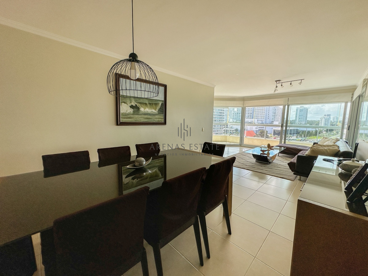 Apartamento ID.3018 - Mansa, apartamento de 3 dormitorios más dependencia con parrillero