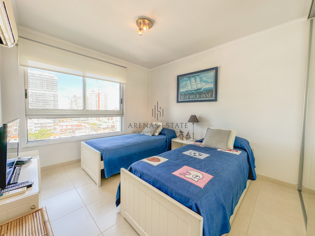 Apartamento ID.3018 - Mansa, apartamento de 3 dormitorios más dependencia con parrillero