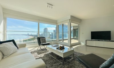 Apartamento de 3 suites con vista al mar