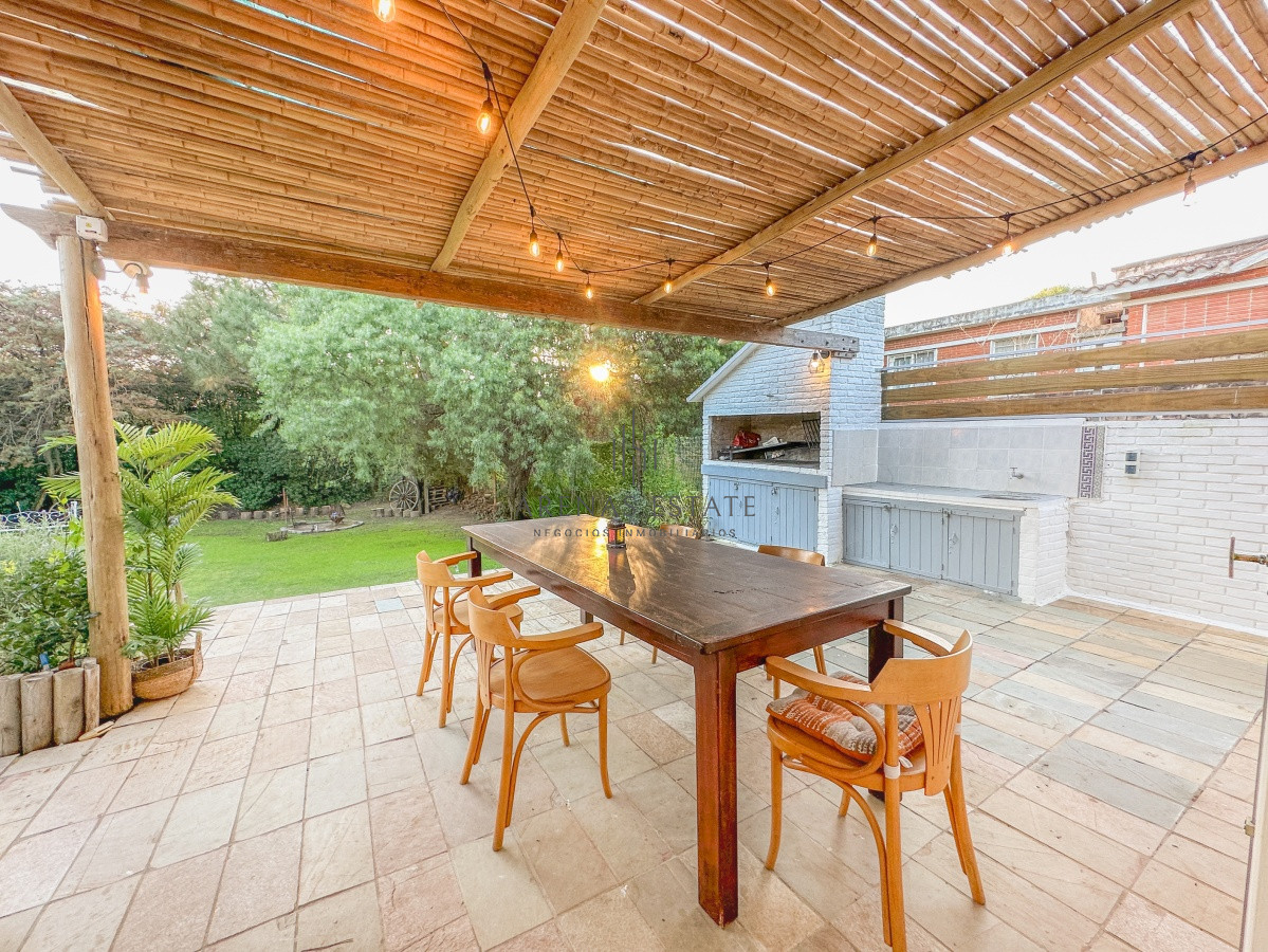 Casa ID.1305 - Casa en Pinares, 4 dormitorios