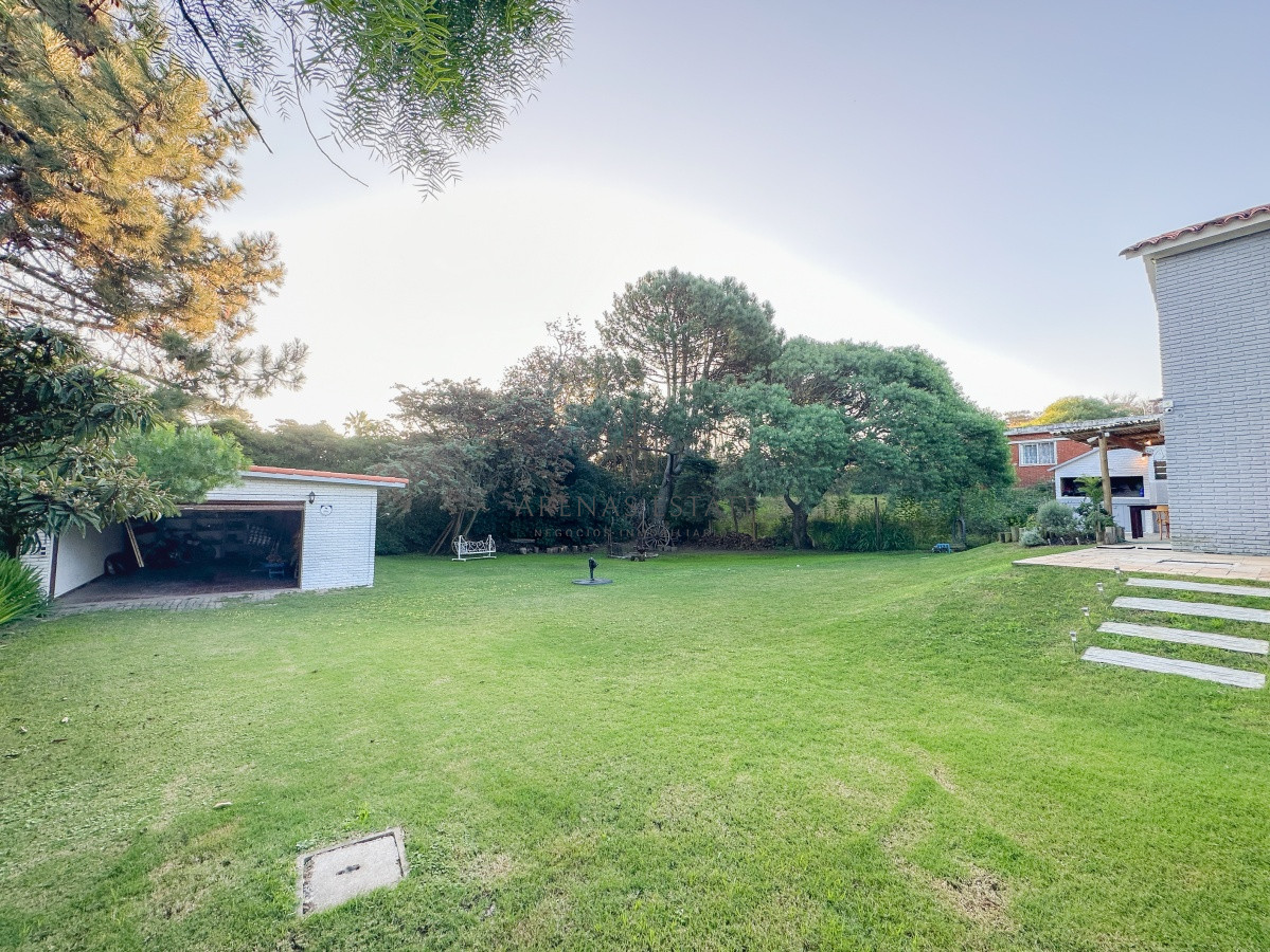 Casa ID.1305 - Casa en Pinares, 4 dormitorios