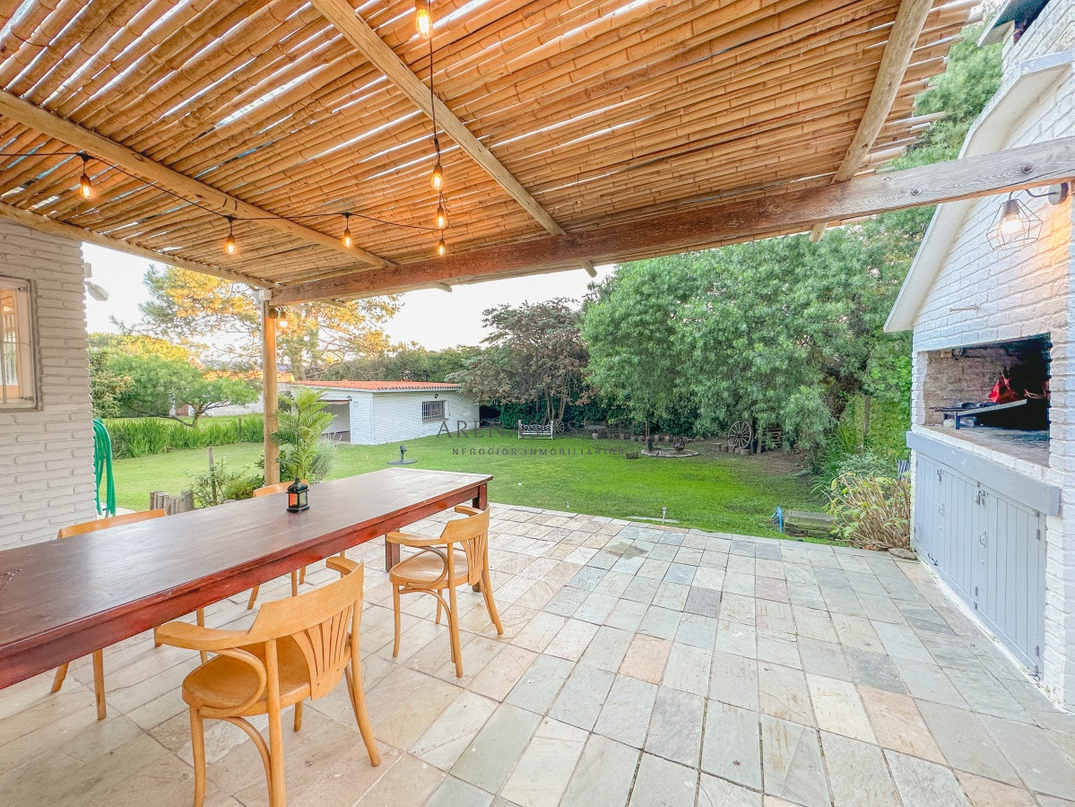 Casa ID.1305 - Casa en Pinares, 4 dormitorios