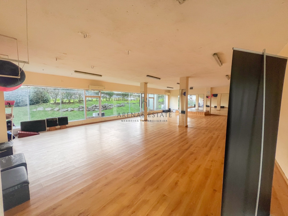 Local Comercial ID.2763 - Local comercial excelentemente ubicado sobre Roosevelt.