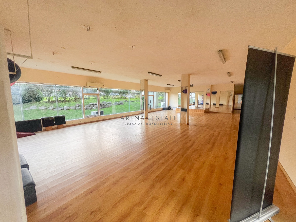 Local Comercial ID.2763 - Local comercial excelentemente ubicado sobre Roosevelt.