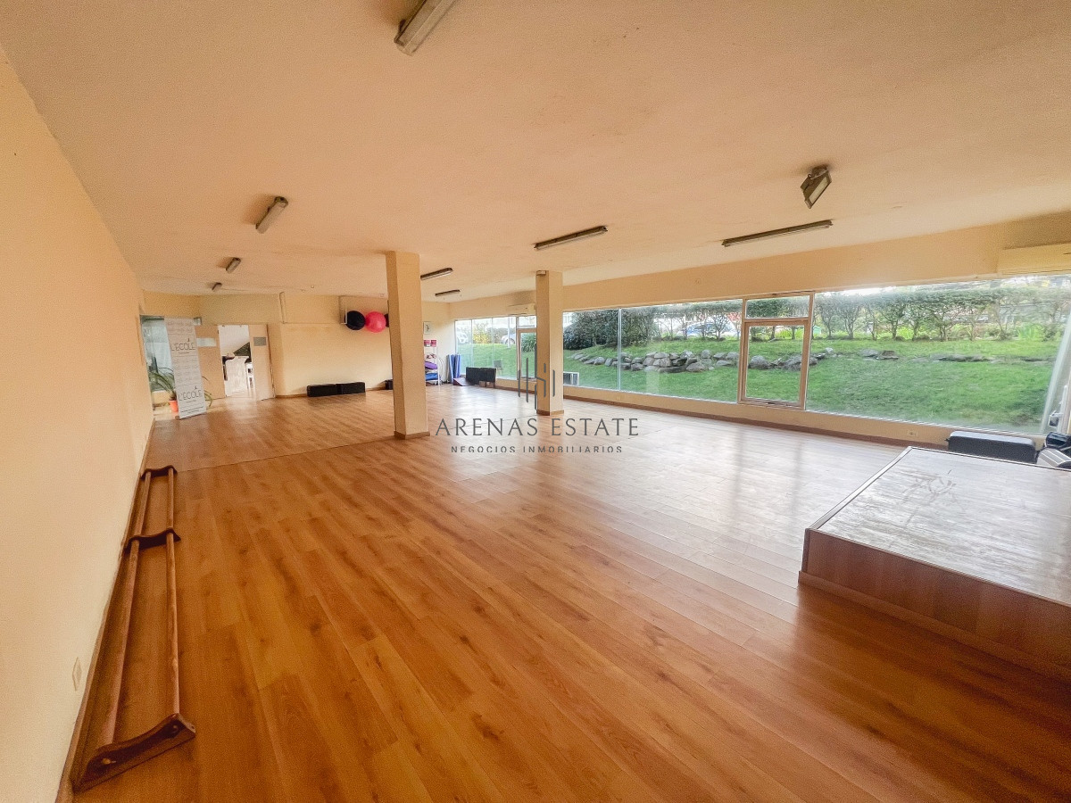 Local Comercial ID.2763 - Local comercial excelentemente ubicado sobre Roosevelt.