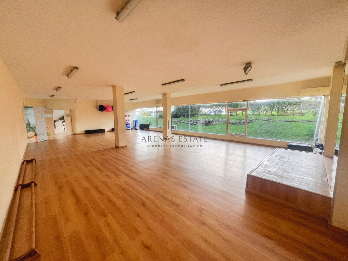 Local Comercial ID.2763 - Local comercial excelentemente ubicado sobre Roosevelt.