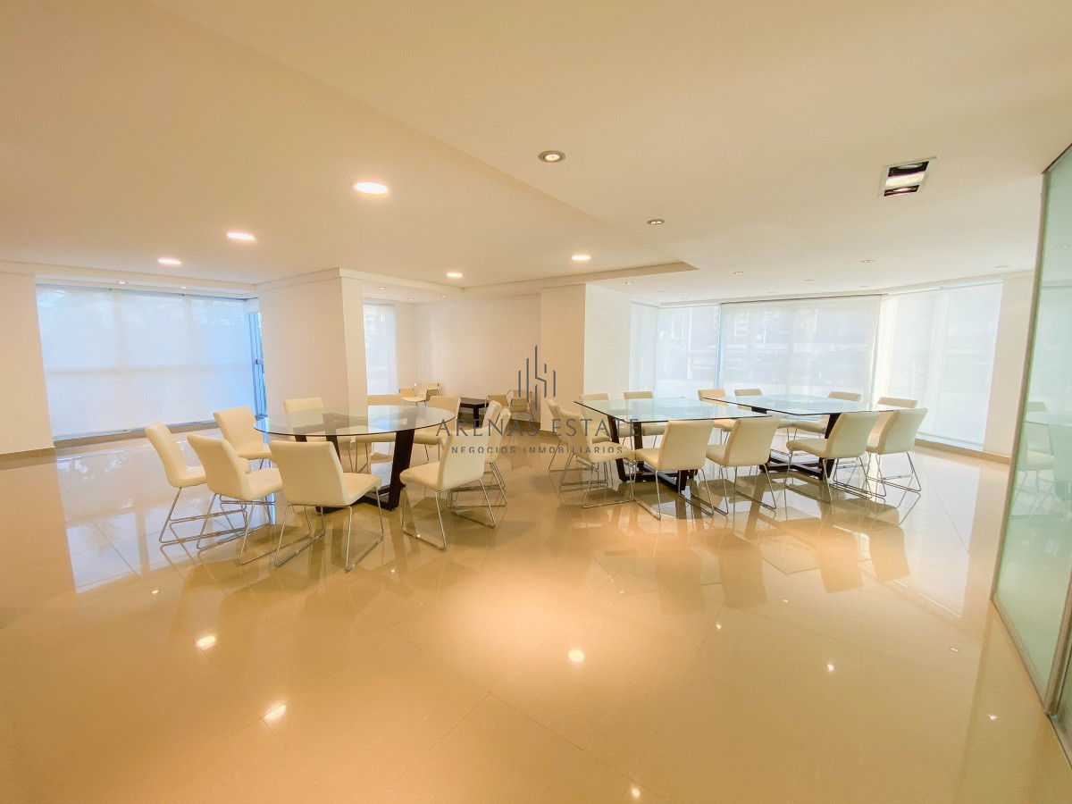 Apartamento ID.3018 - Mansa, apartamento de 3 dormitorios más dependencia con parrillero