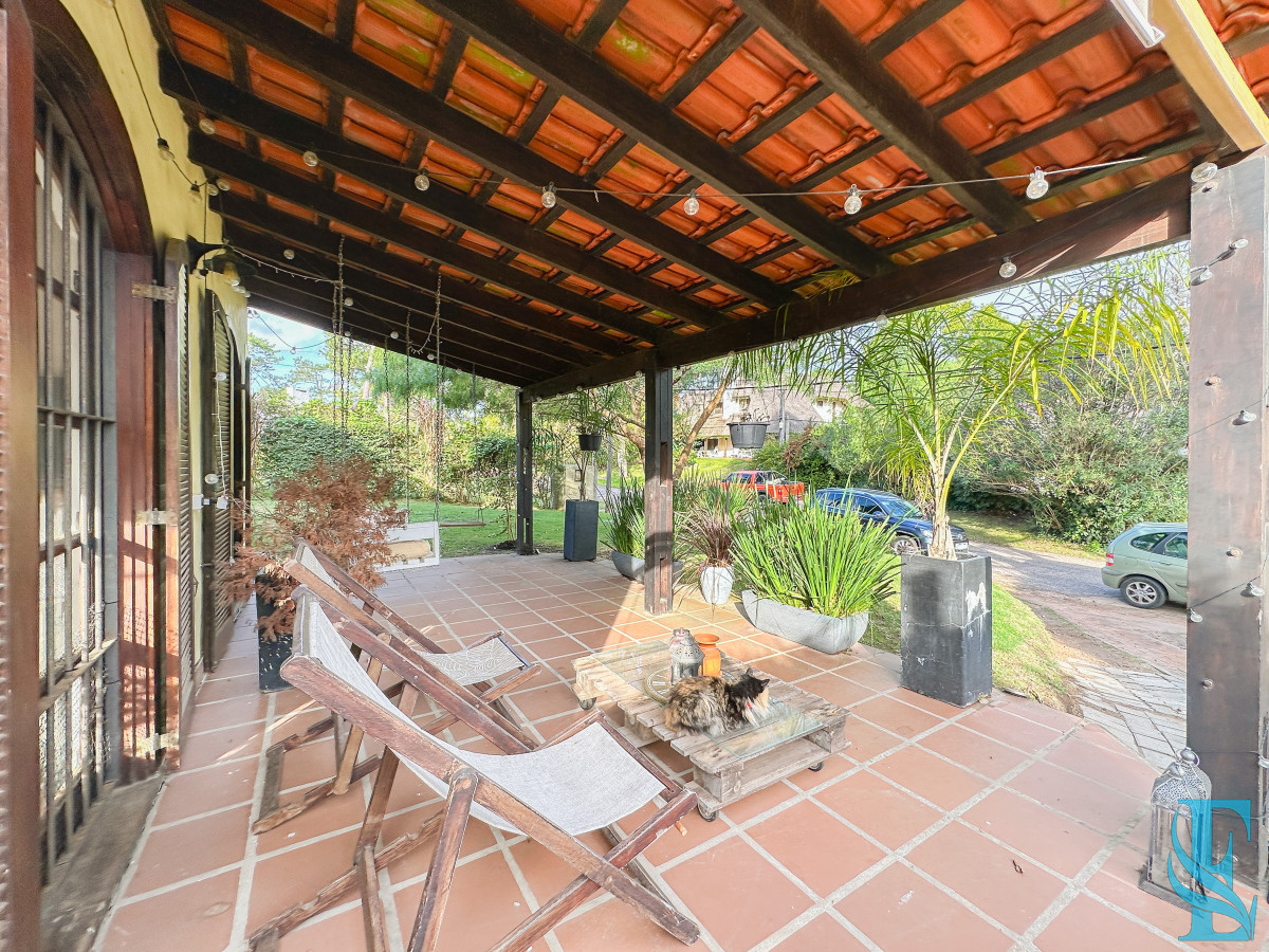 Casa ID.683 - Casa en Pinares, 3 dormitorios más dependencia