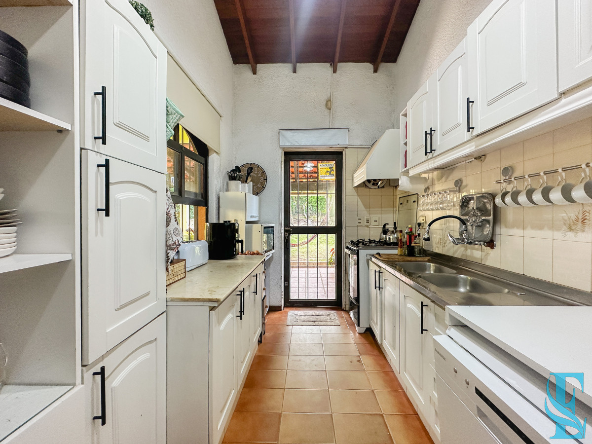 Casa ID.683 - Casa en Pinares, 3 dormitorios más dependencia