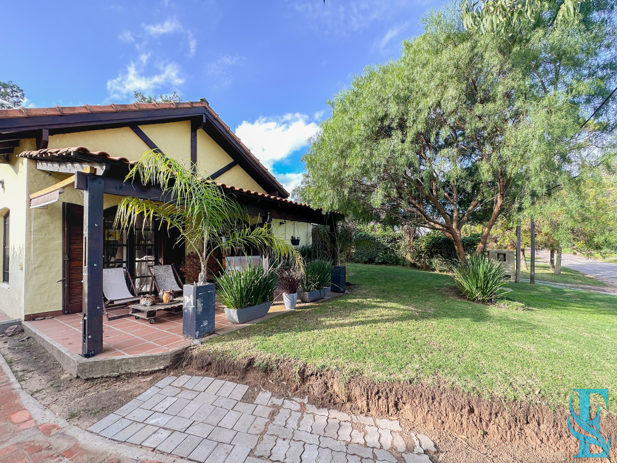 Casa ID.683 - Casa en Pinares, 3 dormitorios más dependencia