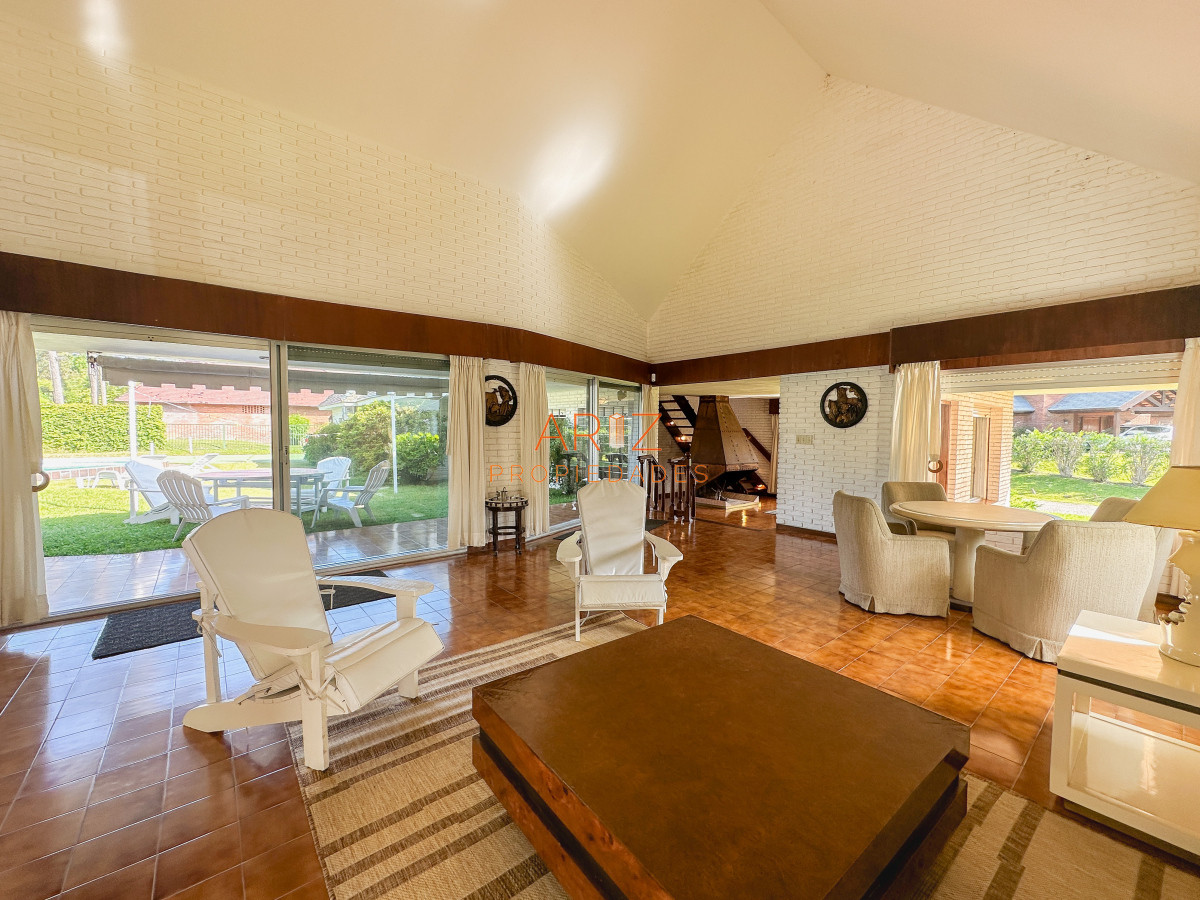 Casa ID.2168 - Casa en Mansa, 3 dormitorios y servicio