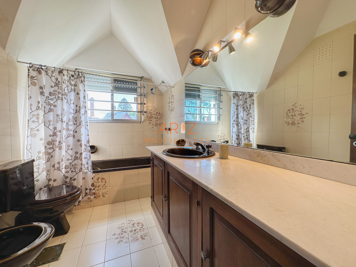 Casa ID.2168 - Casa en Mansa, 3 dormitorios y servicio