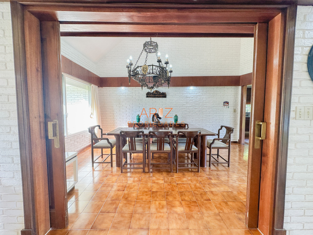 Casa ID.2168 - Casa en Mansa, 3 dormitorios y servicio