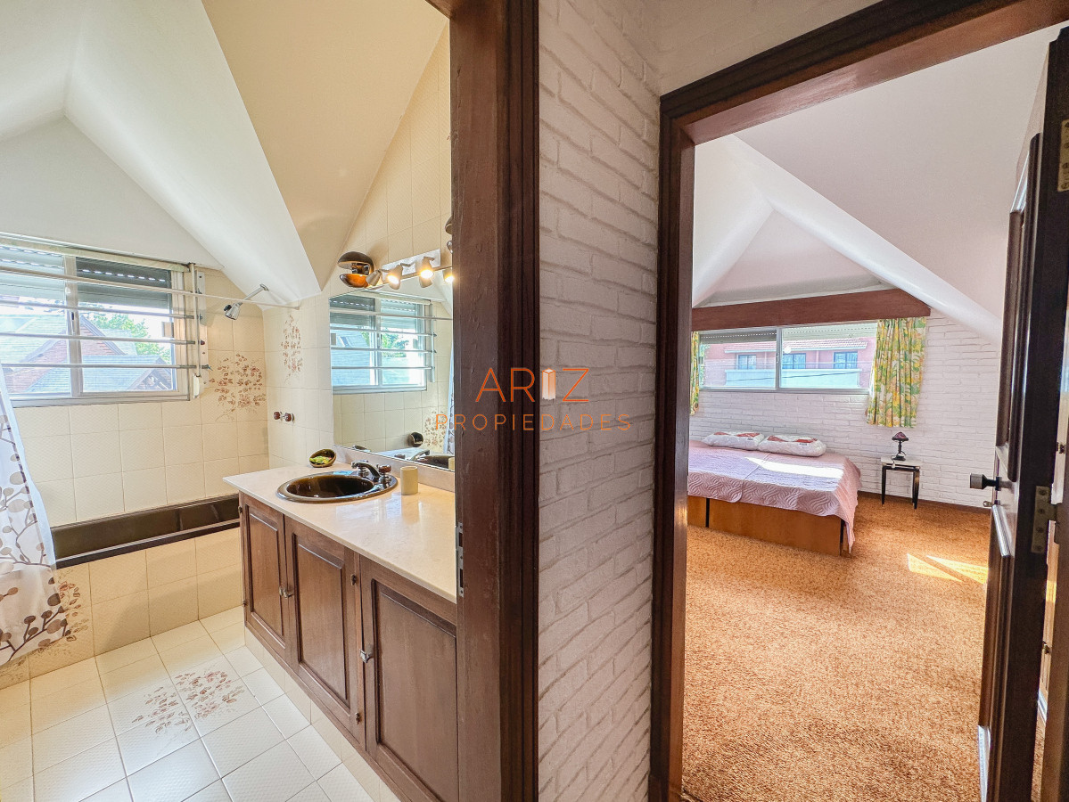 Casa ID.2168 - Casa en Mansa, 3 dormitorios y servicio