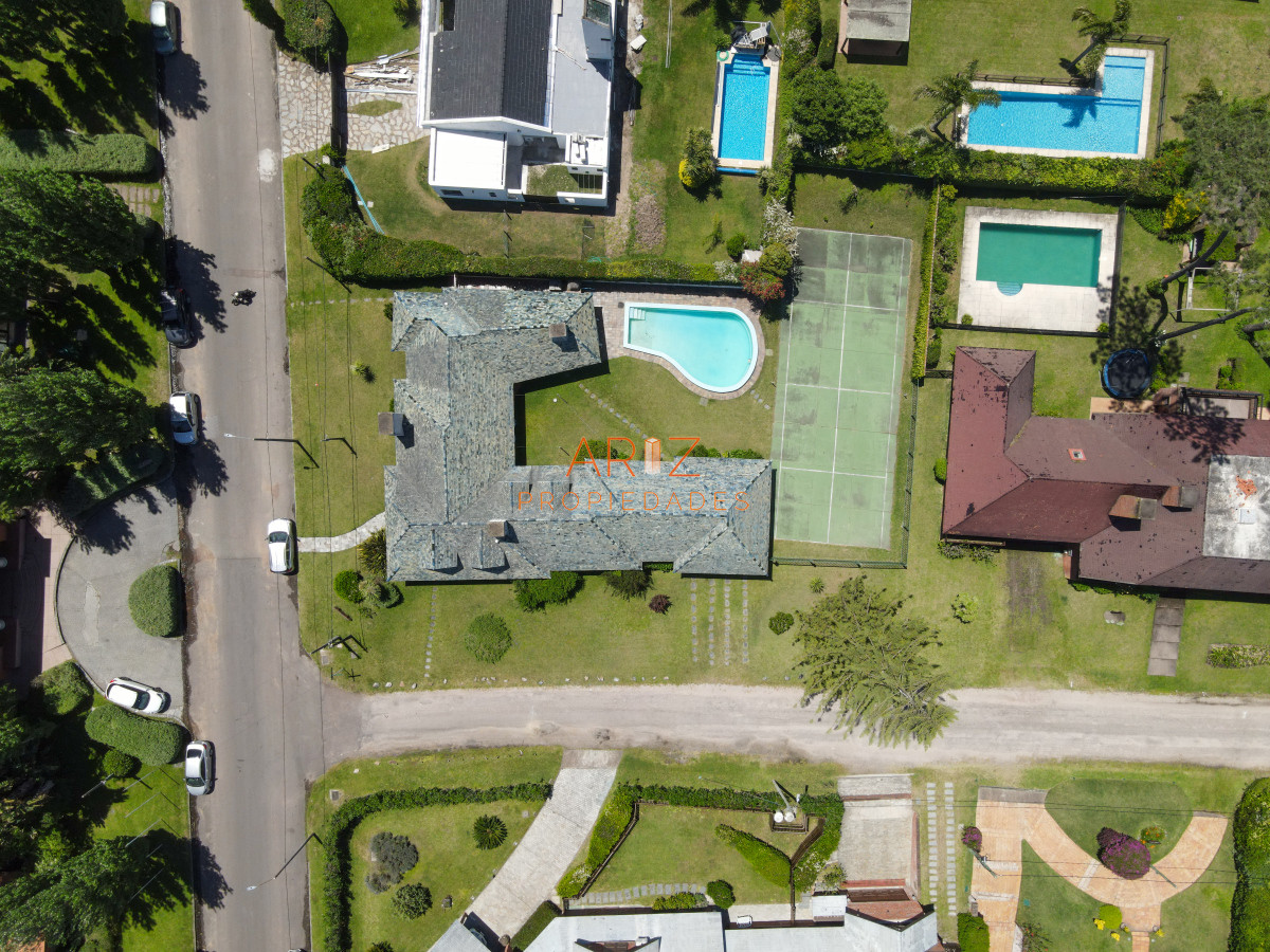 Casa ID.2168 - Casa en Mansa, 3 dormitorios y servicio