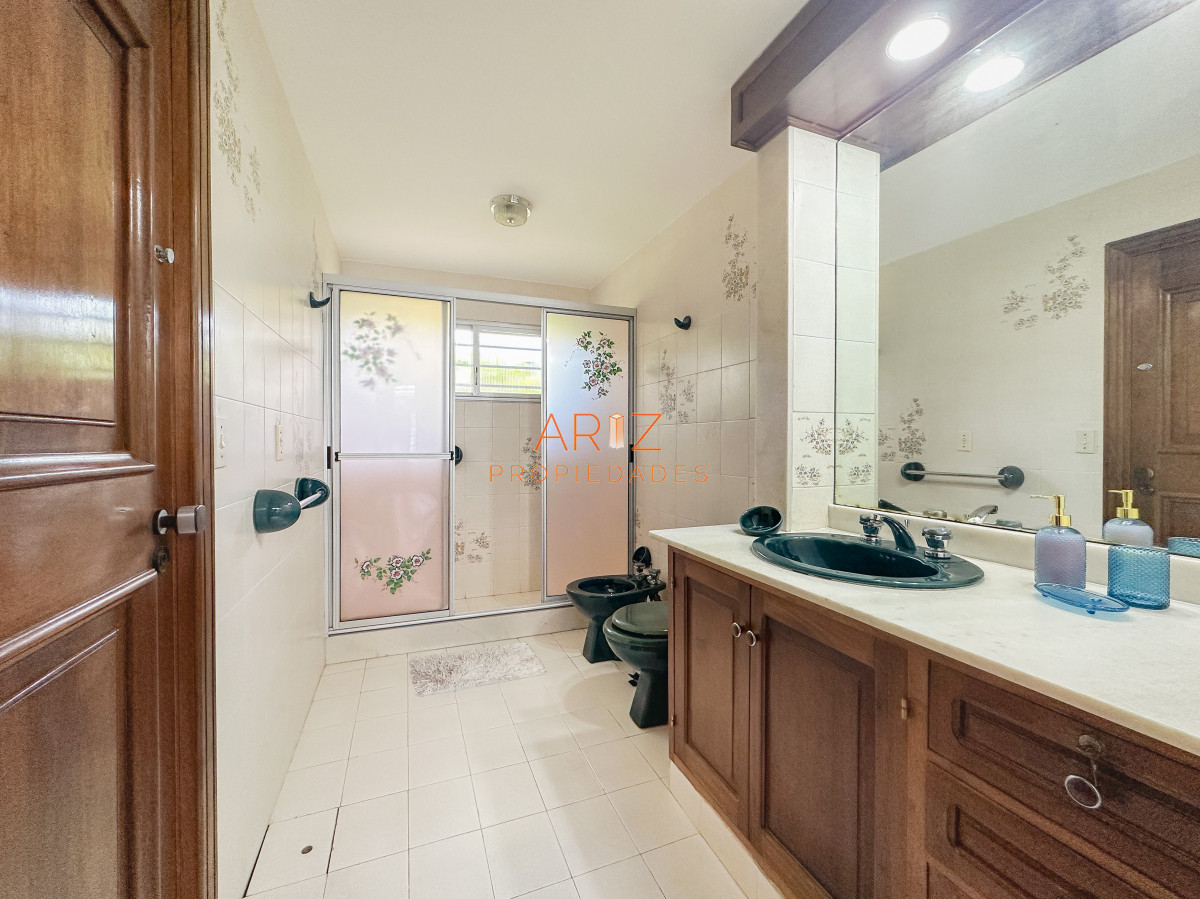 Casa ID.2168 - Casa en Mansa, 3 dormitorios y servicio