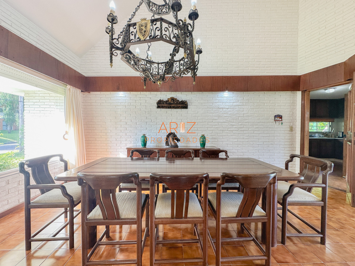 Casa ID.2168 - Casa en Mansa, 3 dormitorios y servicio