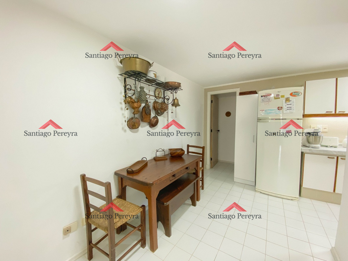 Apartamento ID.17099 - Oportunidad, Mansa, apartamento en primera linea de 3 dormitorios mas dependencia