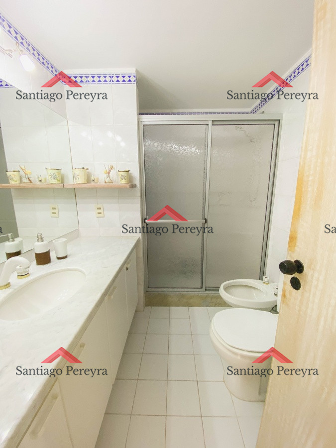 Apartamento ID.17099 - Oportunidad, Mansa, apartamento en primera linea de 3 dormitorios mas dependencia