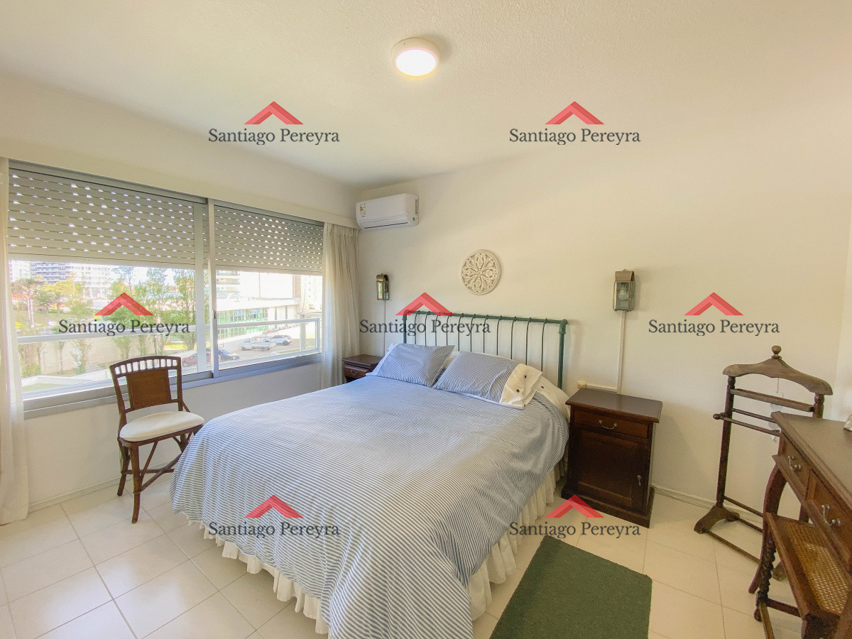 Apartamento ID.17099 - Oportunidad, Mansa, apartamento en primera linea de 3 dormitorios mas dependencia