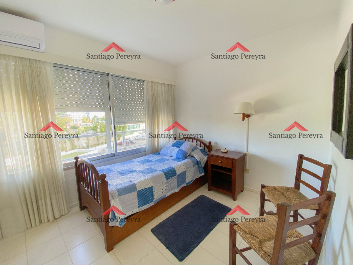 Apartamento ID.17099 - Oportunidad, Mansa, apartamento en primera linea de 3 dormitorios mas dependencia