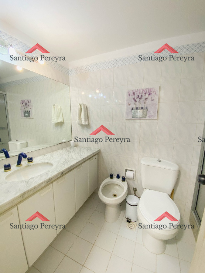 Apartamento ID.17099 - Oportunidad, Mansa, apartamento en primera linea de 3 dormitorios mas dependencia