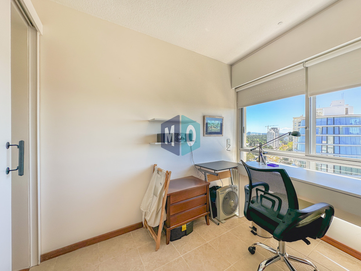 Apartamento ID.1092 - Apartamento en Roosevelt, piso alto, 2 dormitorios más dependencia