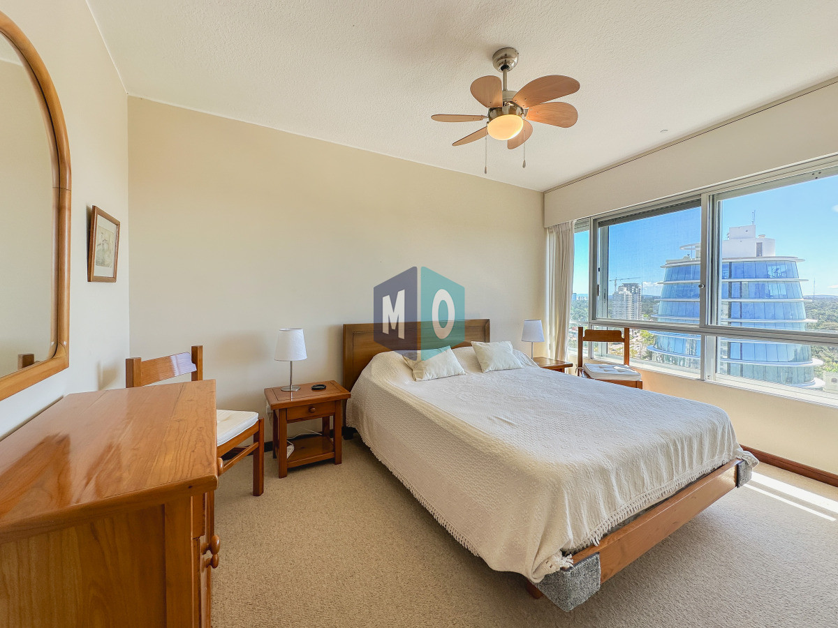 Apartamento ID.1092 - Apartamento en Roosevelt, piso alto, 2 dormitorios más dependencia