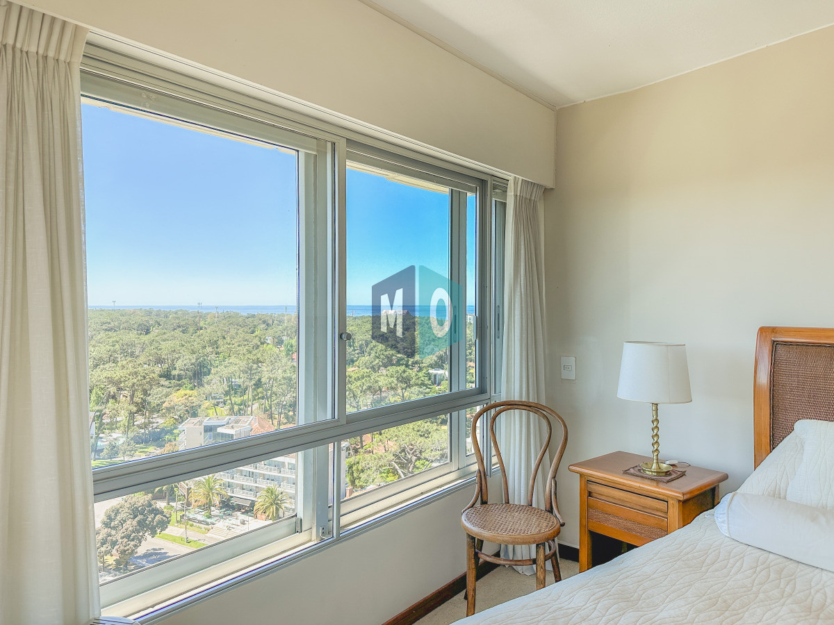 Apartamento ID.1092 - Apartamento en Roosevelt, piso alto, 2 dormitorios más dependencia